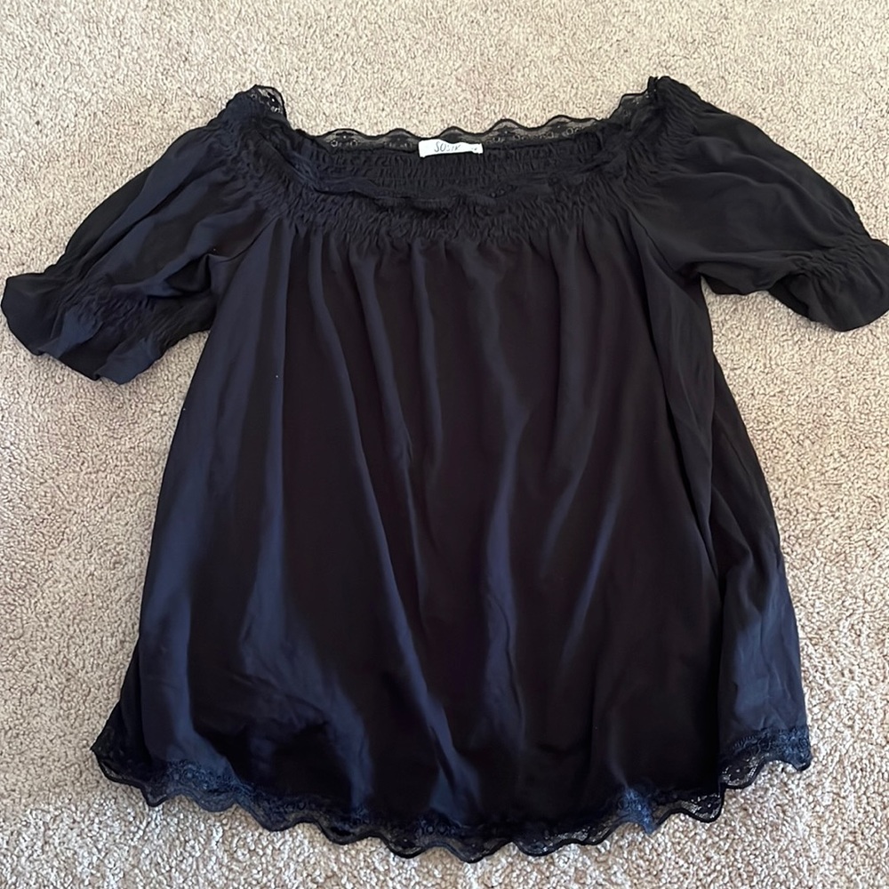Off shoulders top